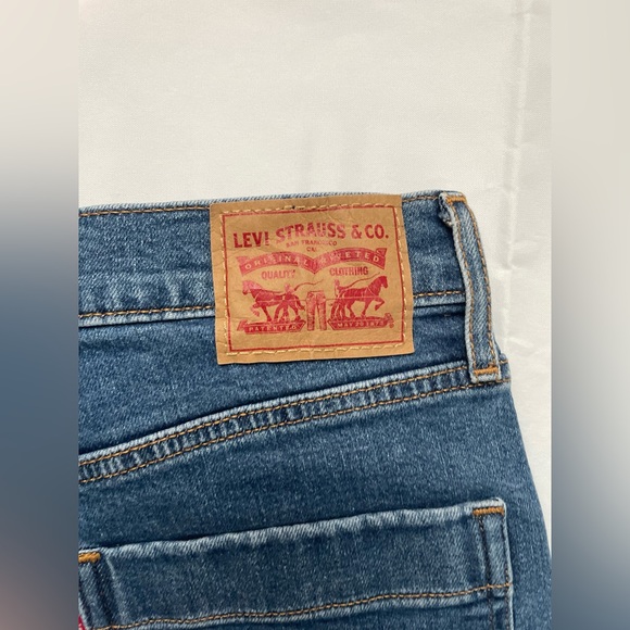 Levi’s Mile High Cropped Wide Leg Jean - Picture 9 of 9